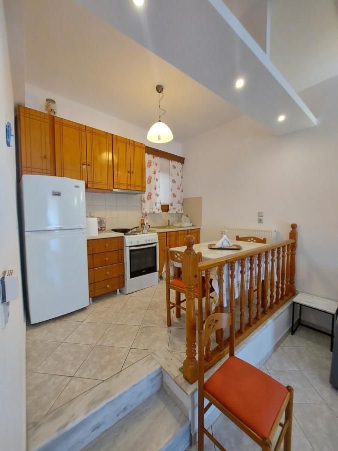George'S Apartment Loutraki  Luaran gambar